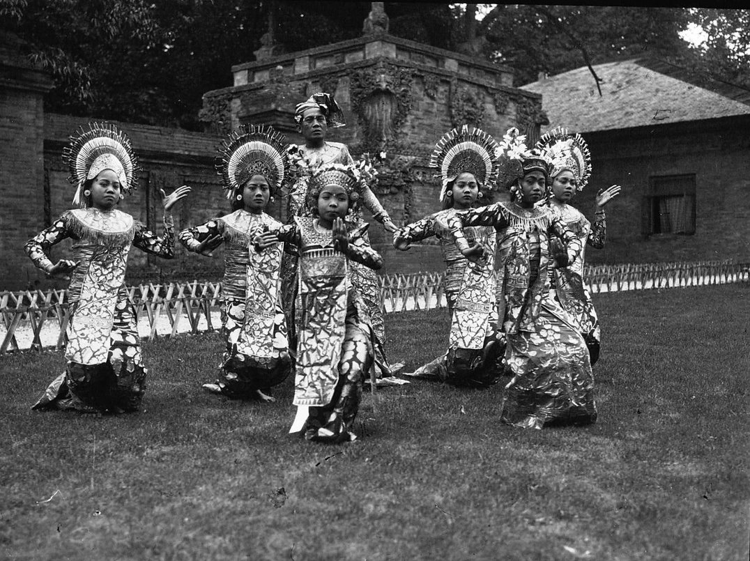 Javanese Dancers performing at the 1931 Paris Colonial Exposition. Source: Gallica BnF