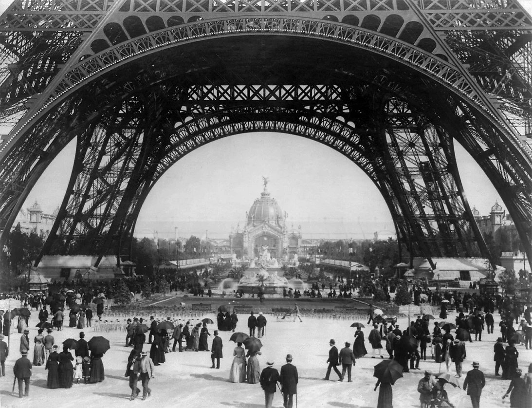 Paris-Exposition-view-from-ground-level-of-the-Eiffel-tower