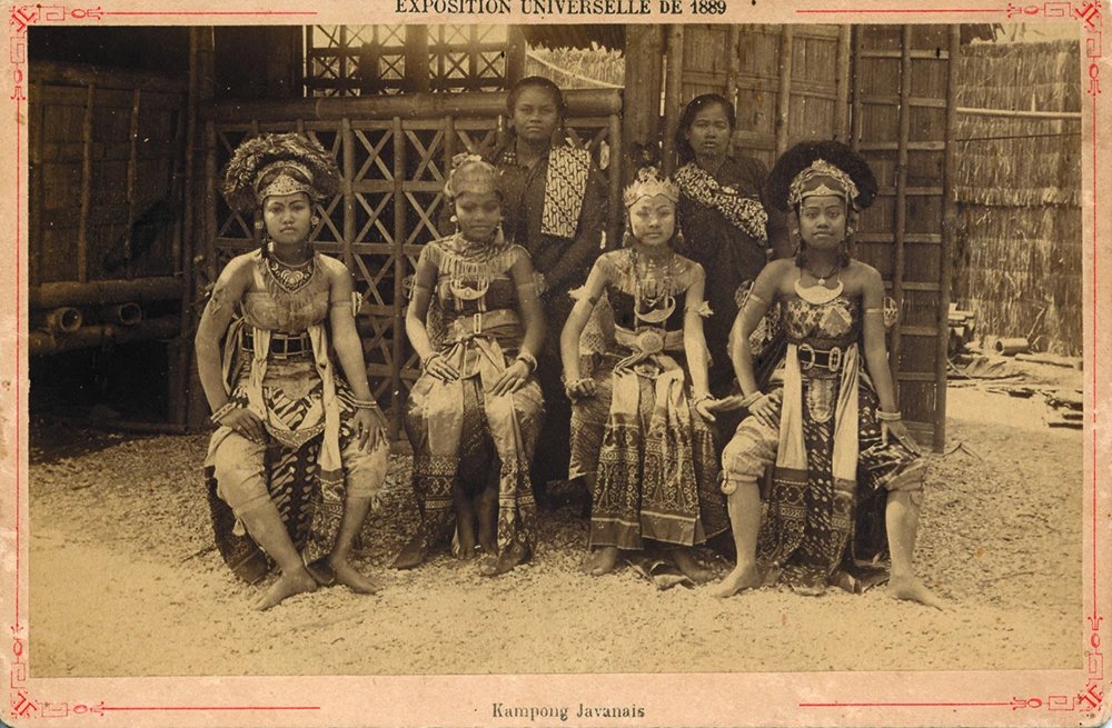 Post card of the Kampong Javanais, Exposition Universelle de 1889, Paris.